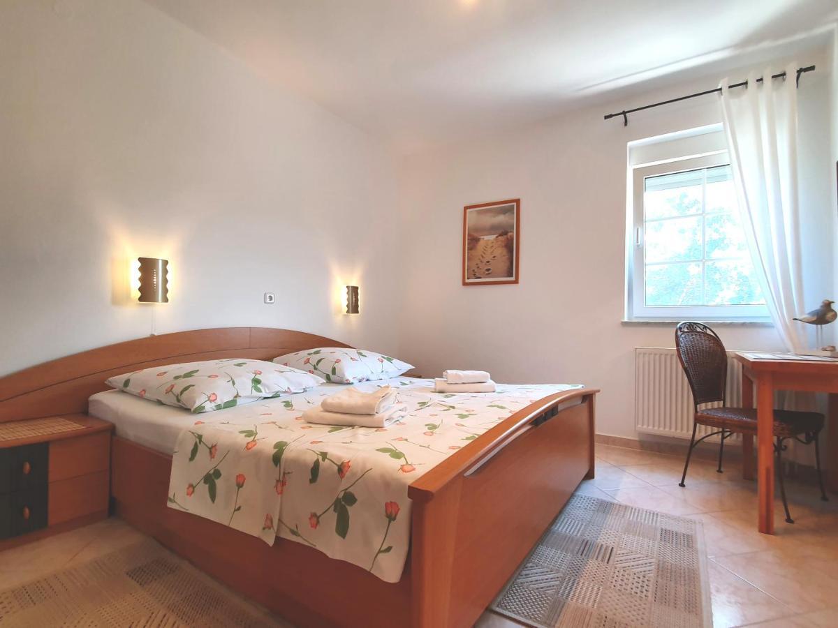 Villa Lucija Rab Town Buitenkant foto
